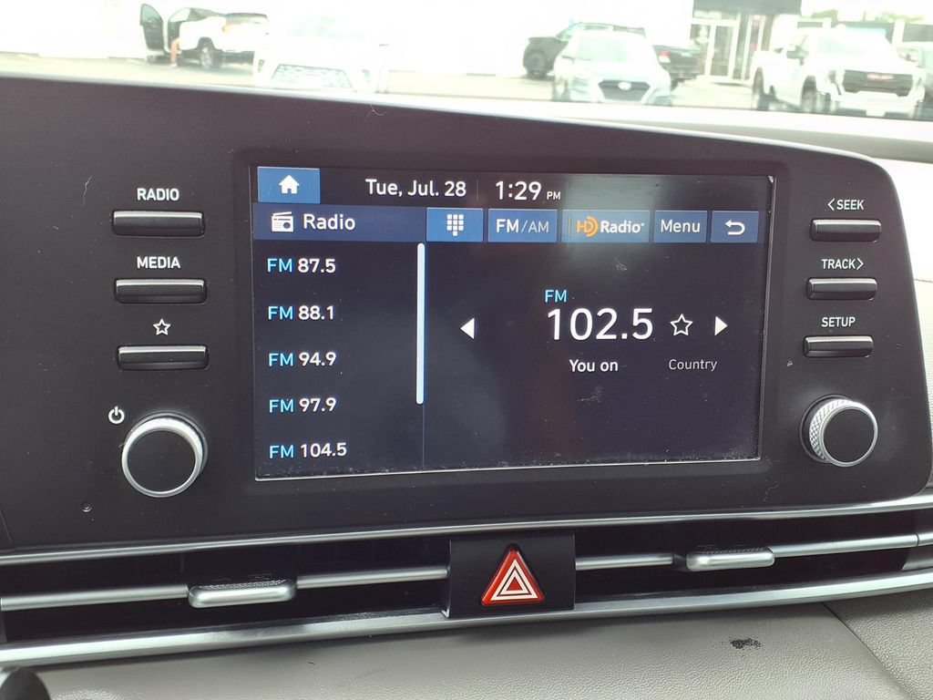Used 2025 Hyundai Elantra Sport FWD image 8