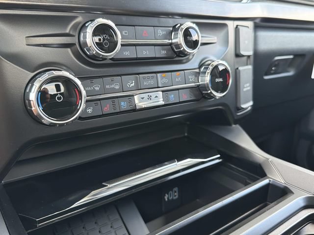 New 2026 Ford F250 Lariat w/ FX4 Off-Road Package AWD/4WD image 29