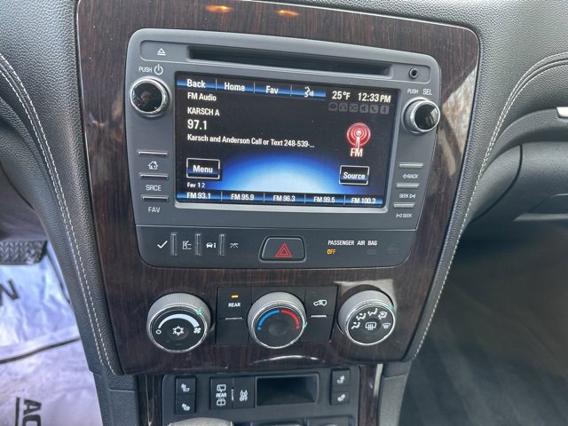 Used 2016 Chevrolet Traverse LT w/ Style and Technology Package image 22