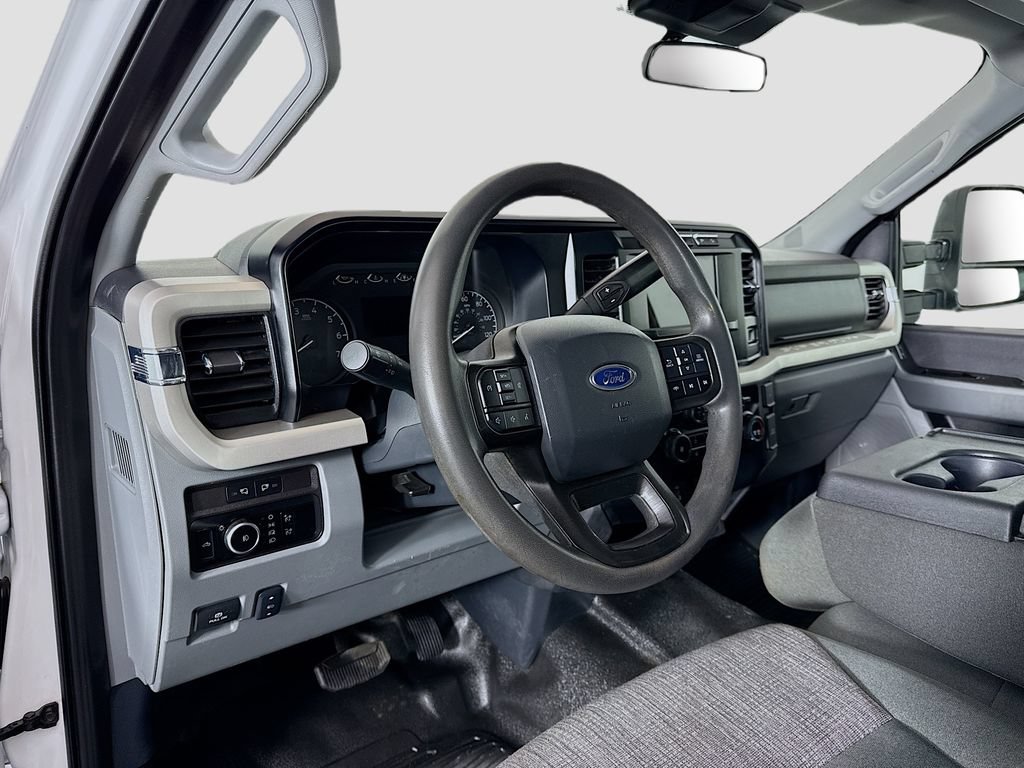 Used 2024 Ford F350 XLT w/ FX4 Off-Road Package AWD/4WD image 9