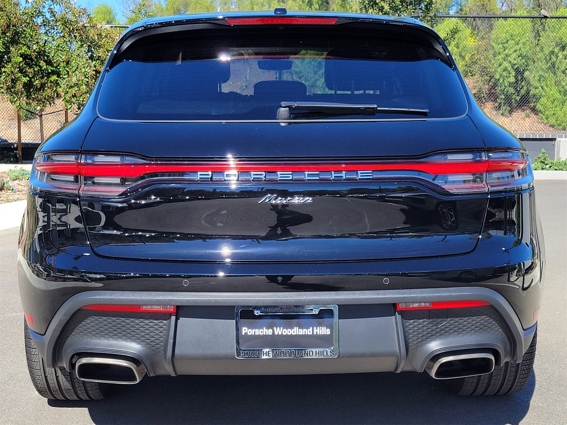 Certified 2025 Porsche Macan image 6