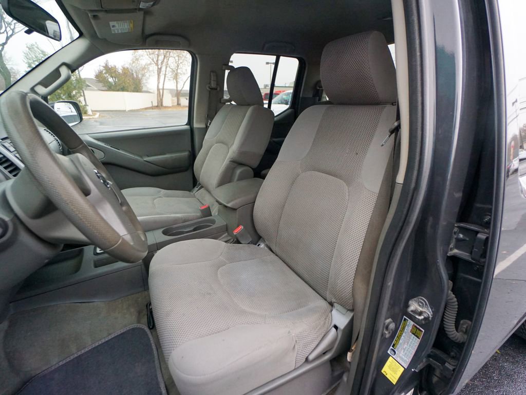 Used 2012 Nissan Frontier SV image 14