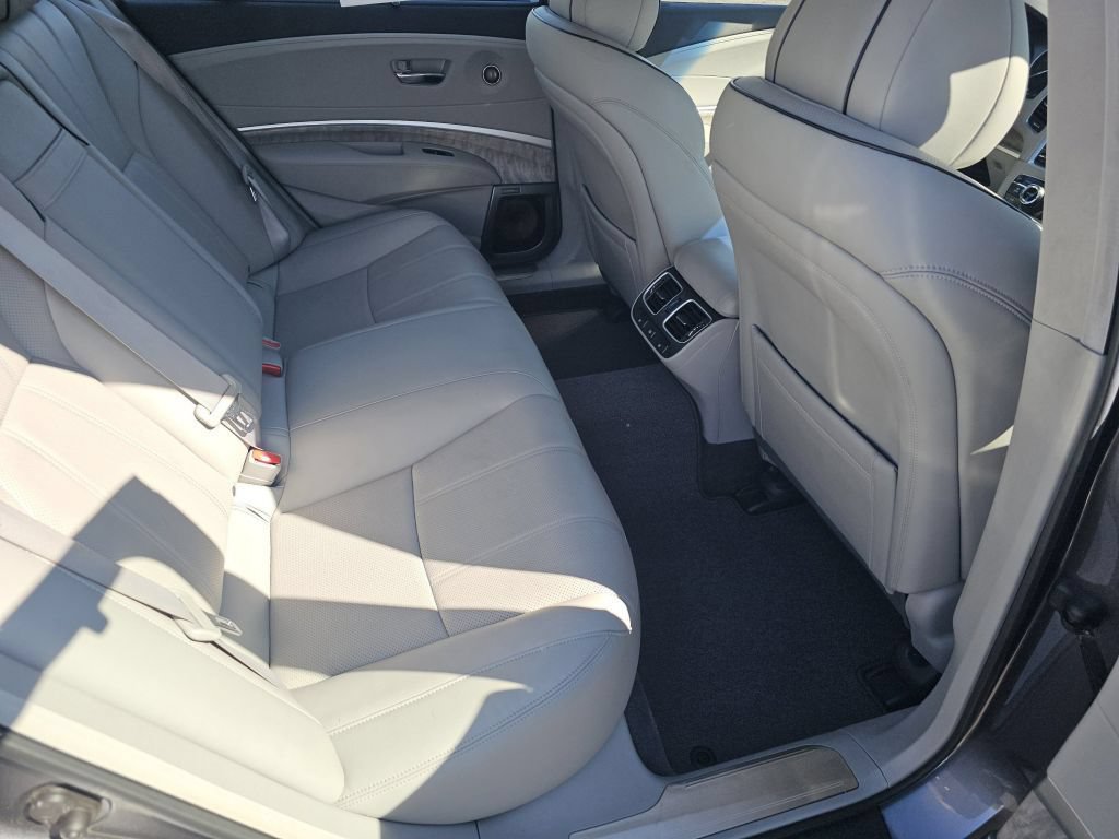 Used 2019 Acura RLX Sport Hybrid w/ Advance Pkg AWD/4WD image 5