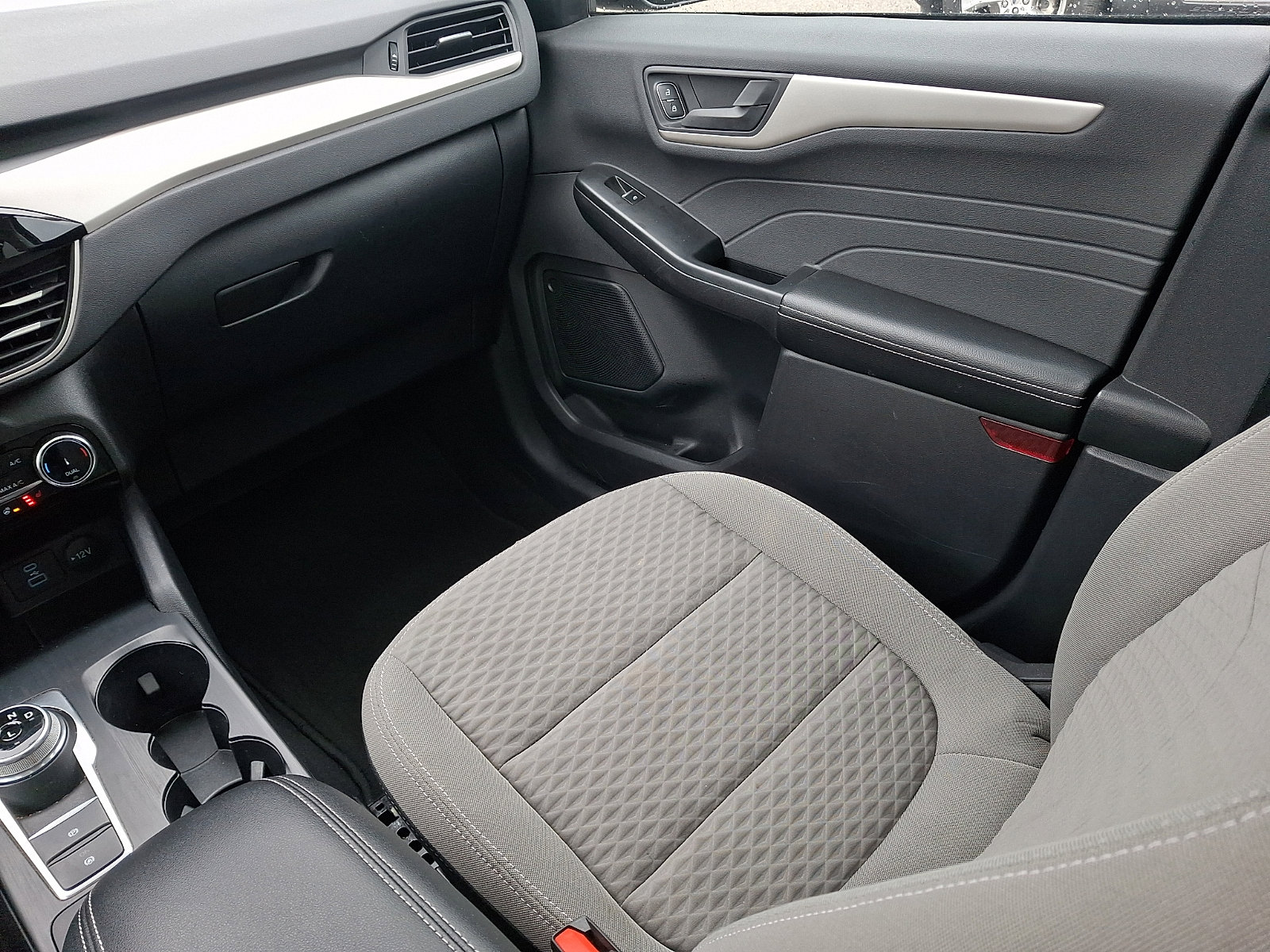 Certified 2022 Ford Escape SE w/ SE Sport Appearance Package AWD/4WD image 15