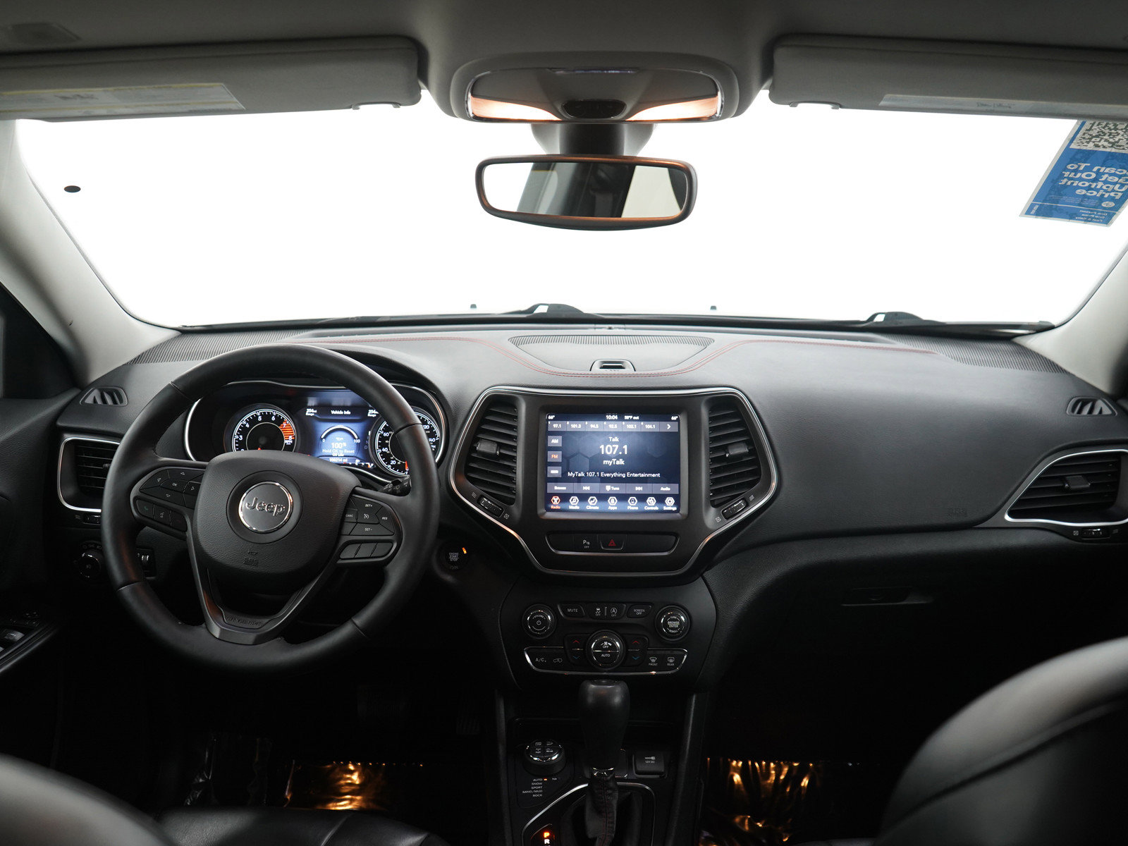 Used 2019 Jeep Cherokee Trailhawk w/ Cold Weather Group image 12