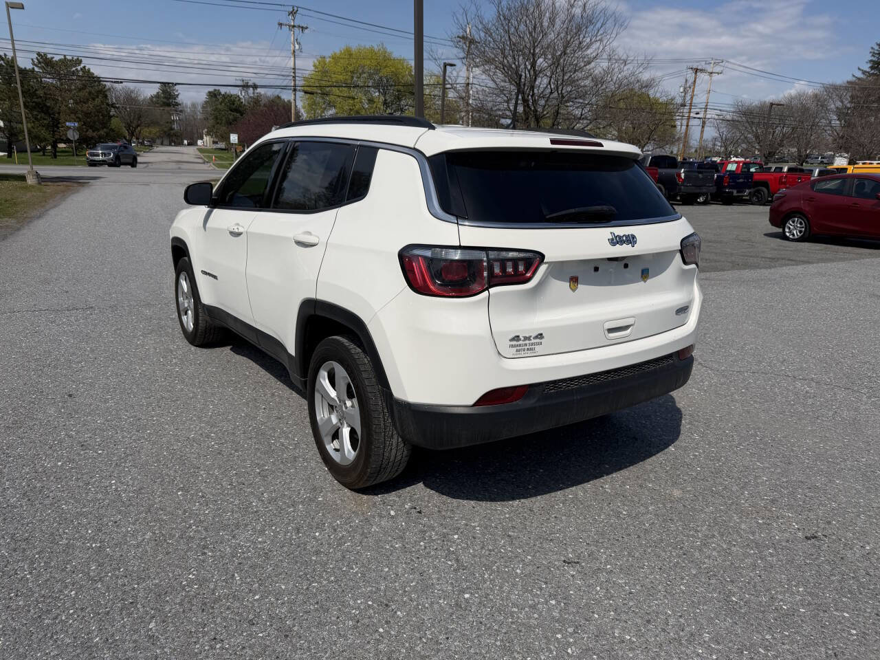 Used 2018 Jeep Compass Latitude w/ Cold Weather Group AWD/4WD image 3