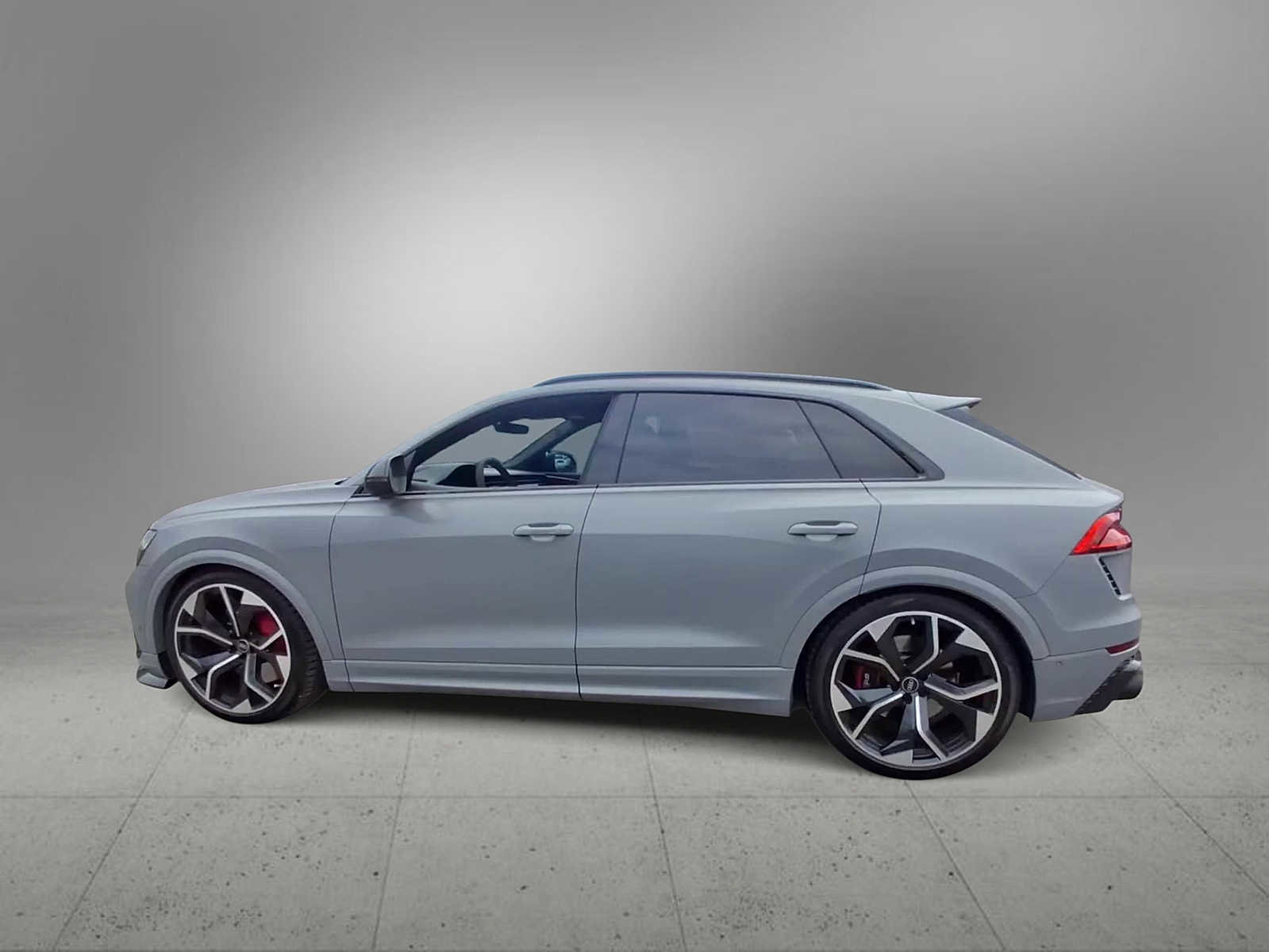 Used 2024 Audi RS Q8 w/ Black Optic Package image 5