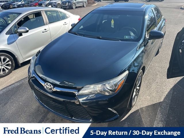 Used 2016 Toyota Camry SE w/ Moonroof Package image 2