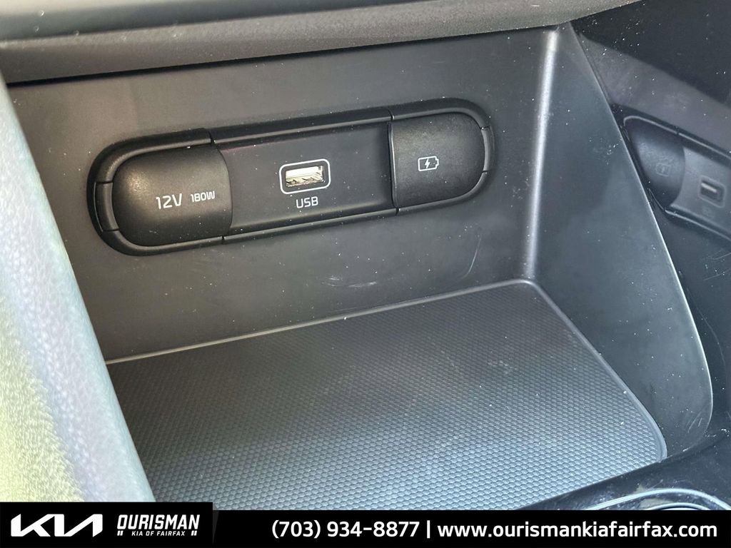 Used 2022 Kia Niro LXS image 7