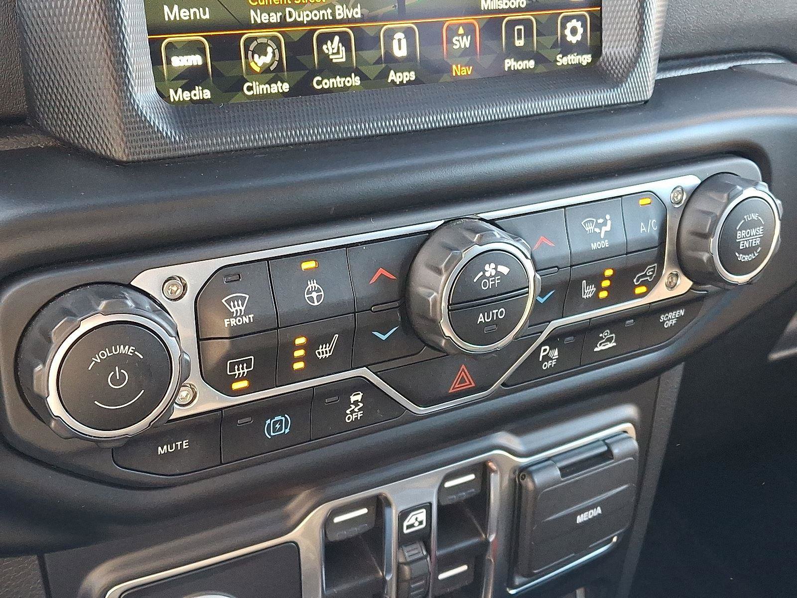 Used 2022 Jeep Wrangler Unlimited Sahara w/ Cold Weather Group image 19