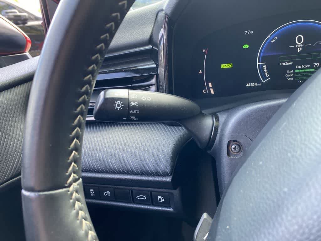 Used 2025 Toyota Camry SE FWD image 23