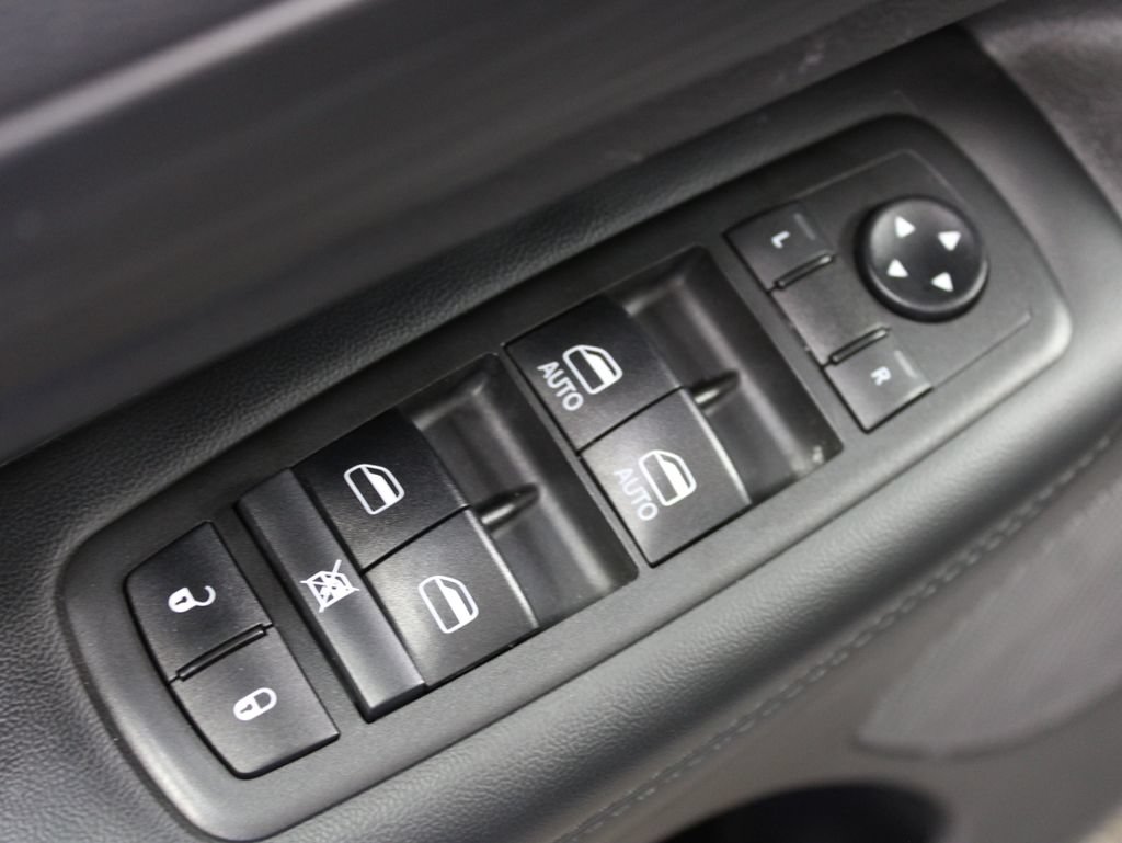 Used 2021 Jeep Grand Cherokee Altitude AWD/4WD image 61