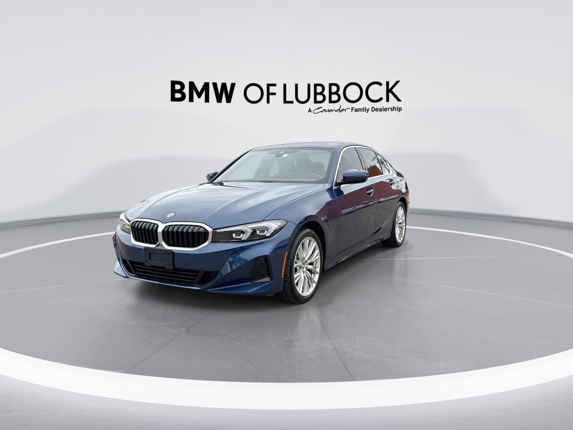 Certified 2024 BMW 330e xDrive w/ Convenience Package AWD/4WD image 4