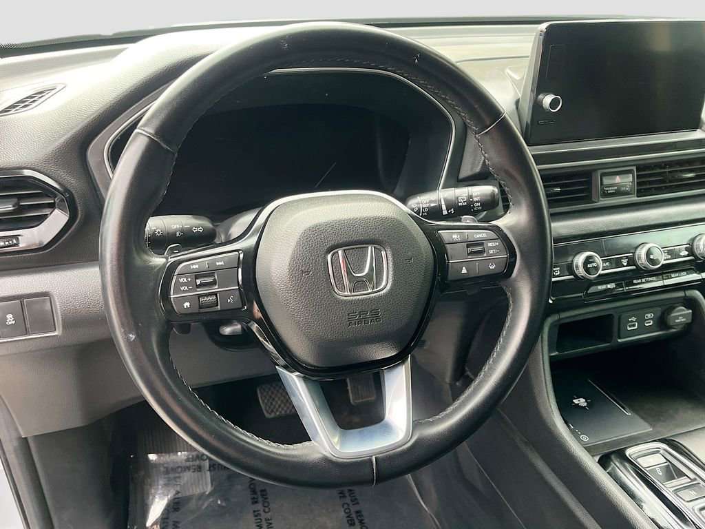 Used 2023 Honda Pilot Touring image 11