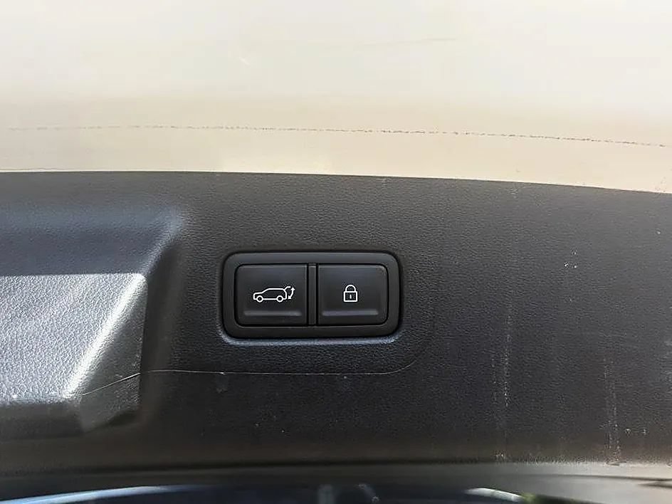 Used 2025 Hyundai Santa Fe SE FWD image 36