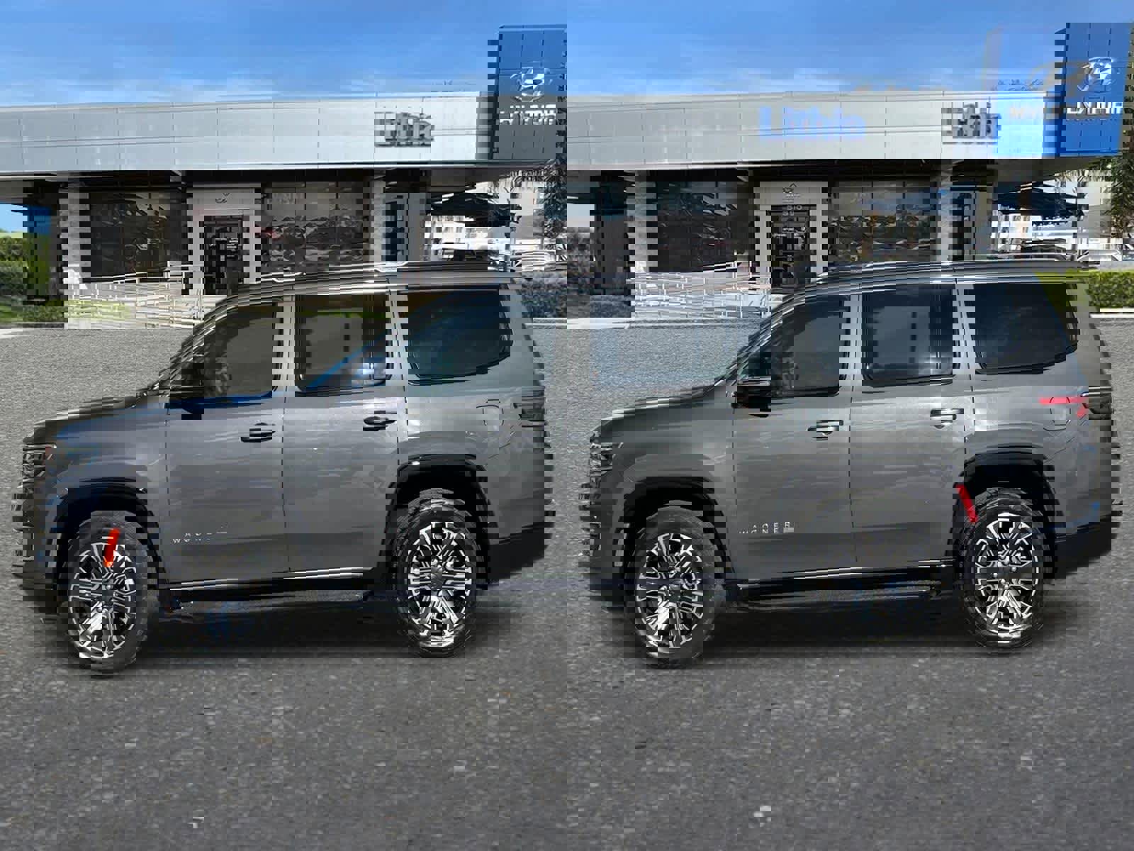 Used 2024 Jeep Wagoneer Series II w/ Flexible Seating Group image 6