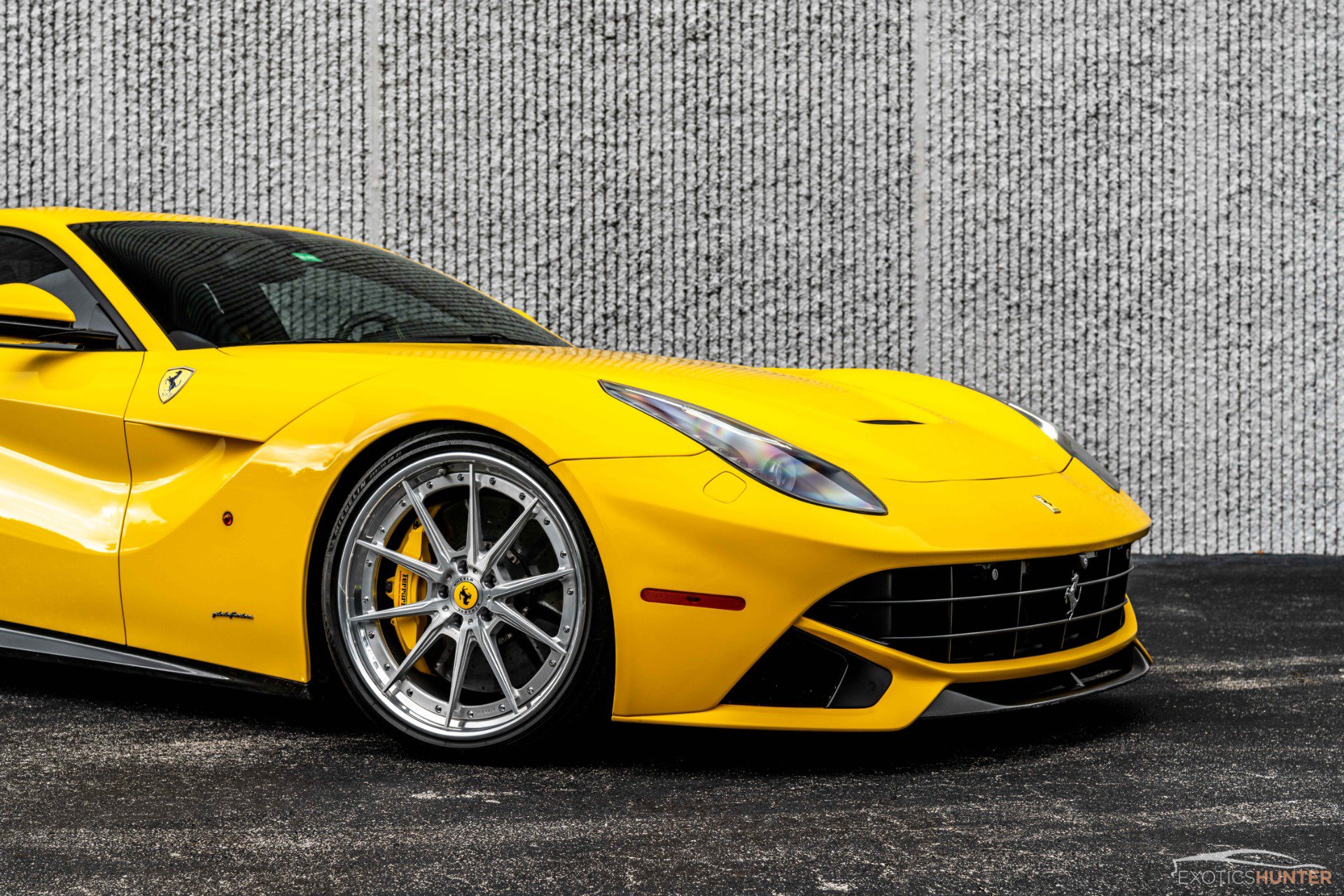Used 2014 Ferrari F12 Berlinetta RWD image 28