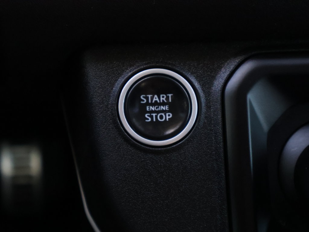Used 2020 Land Rover Defender 110 HSE AWD/4WD image 25