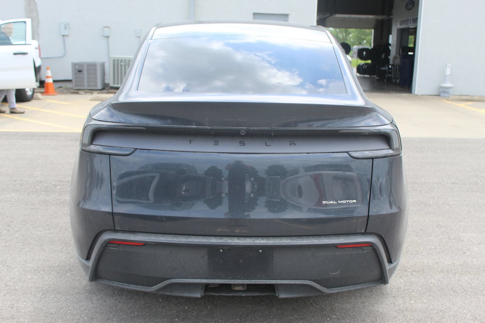 Used 2026 Tesla Model Y AWD image 5