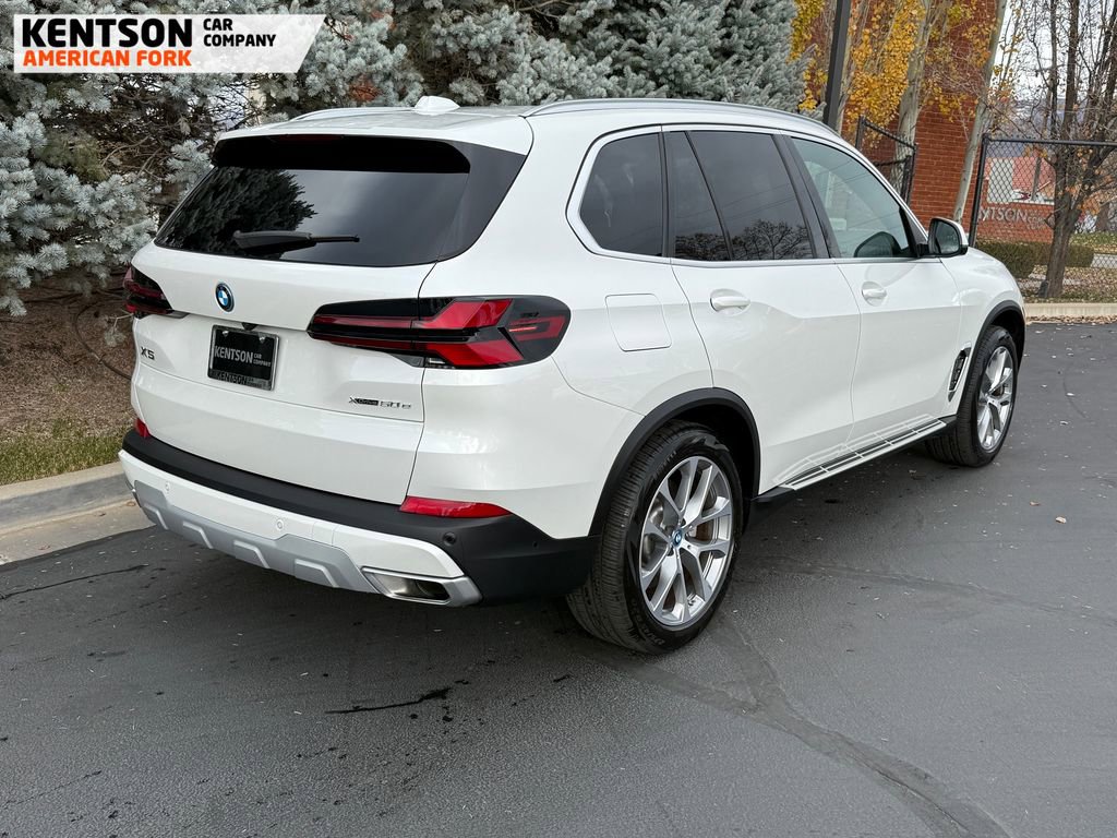 Used 2025 BMW X5 xDrive50e image 8