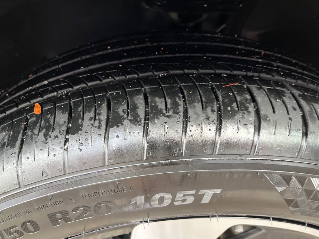 Used 2025 Volkswagen Atlas Cross Sport SE image 27