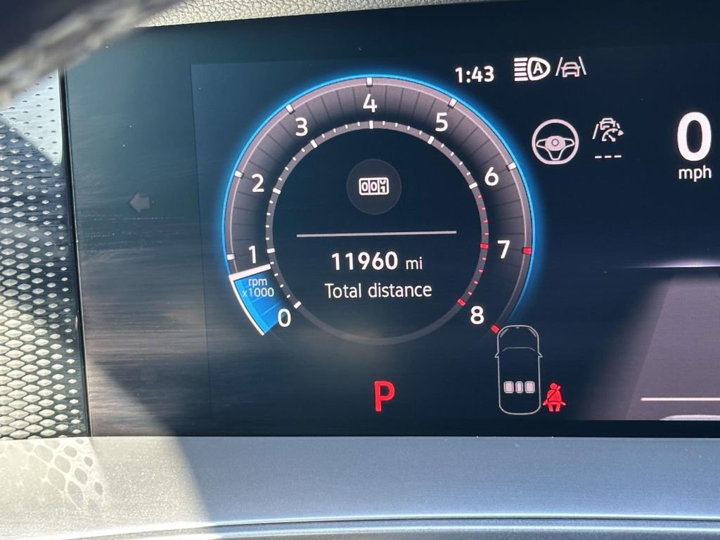 Certified 2025 Volkswagen Tiguan SE image 23