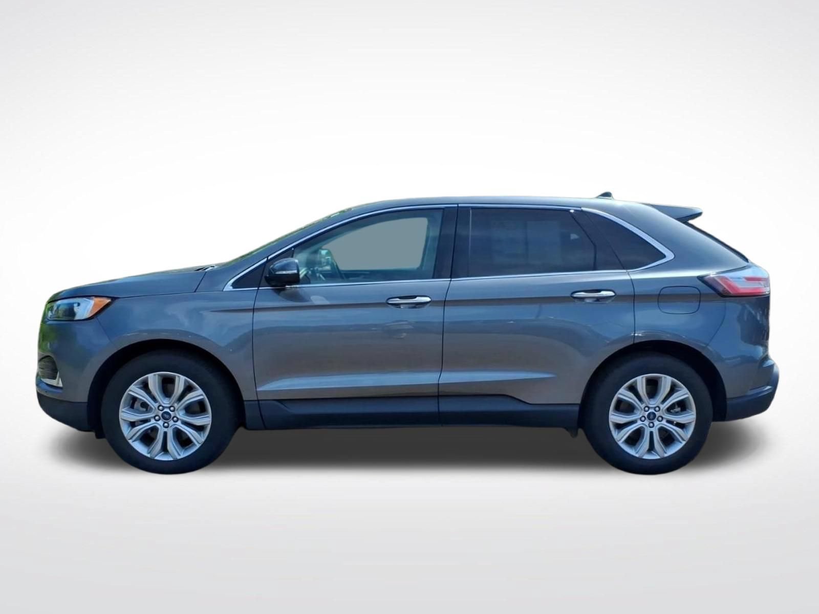 Used 2022 Ford Edge Titanium AWD/4WD image 2