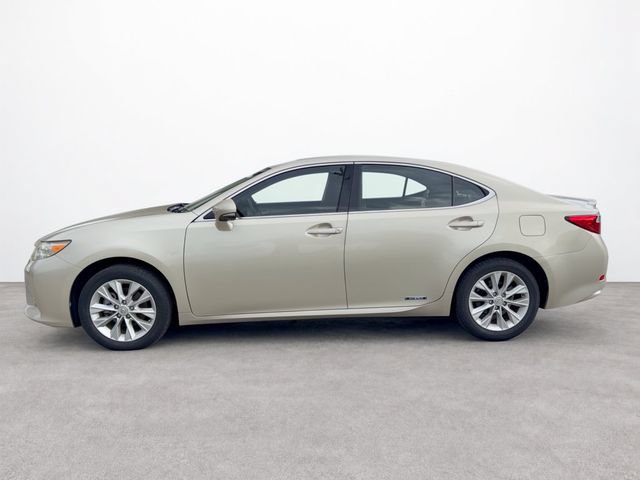 Used 2015 Lexus ES 300h w/ Navigation System Package FWD image 2