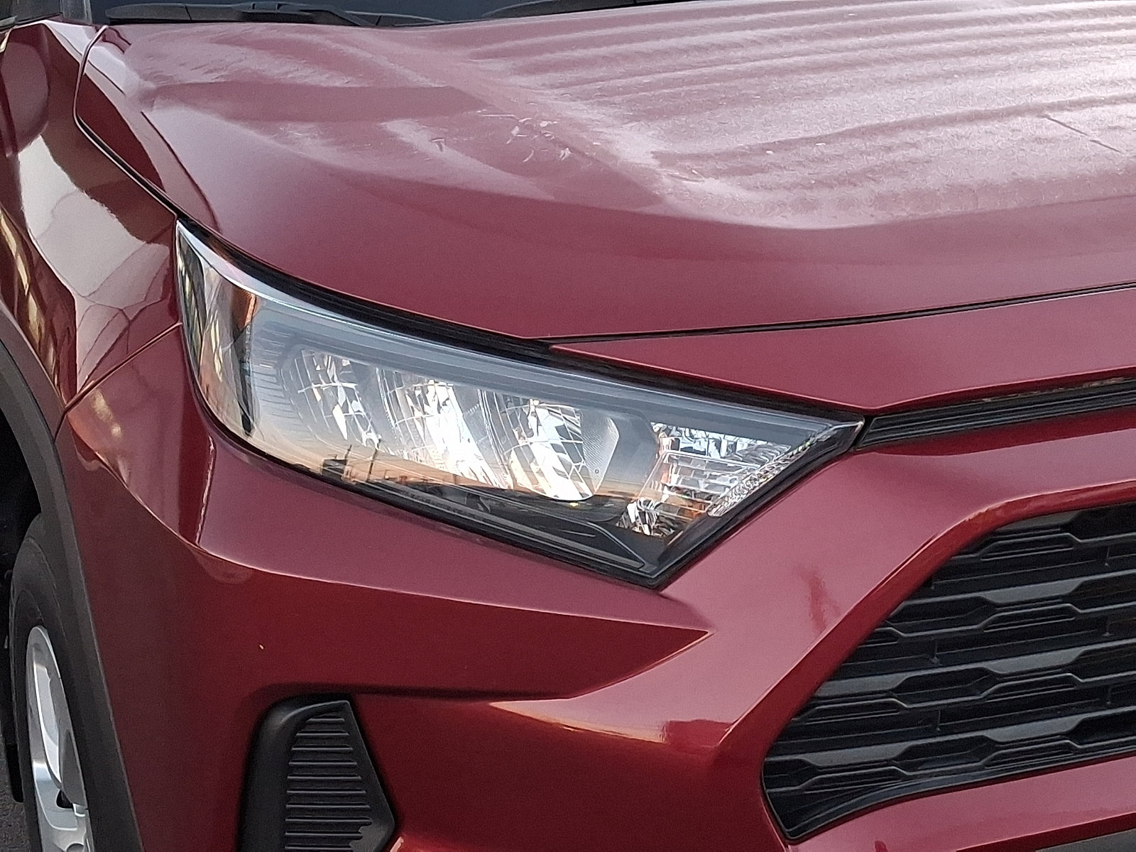Used 2021 Toyota RAV4 LE AWD/4WD image 9