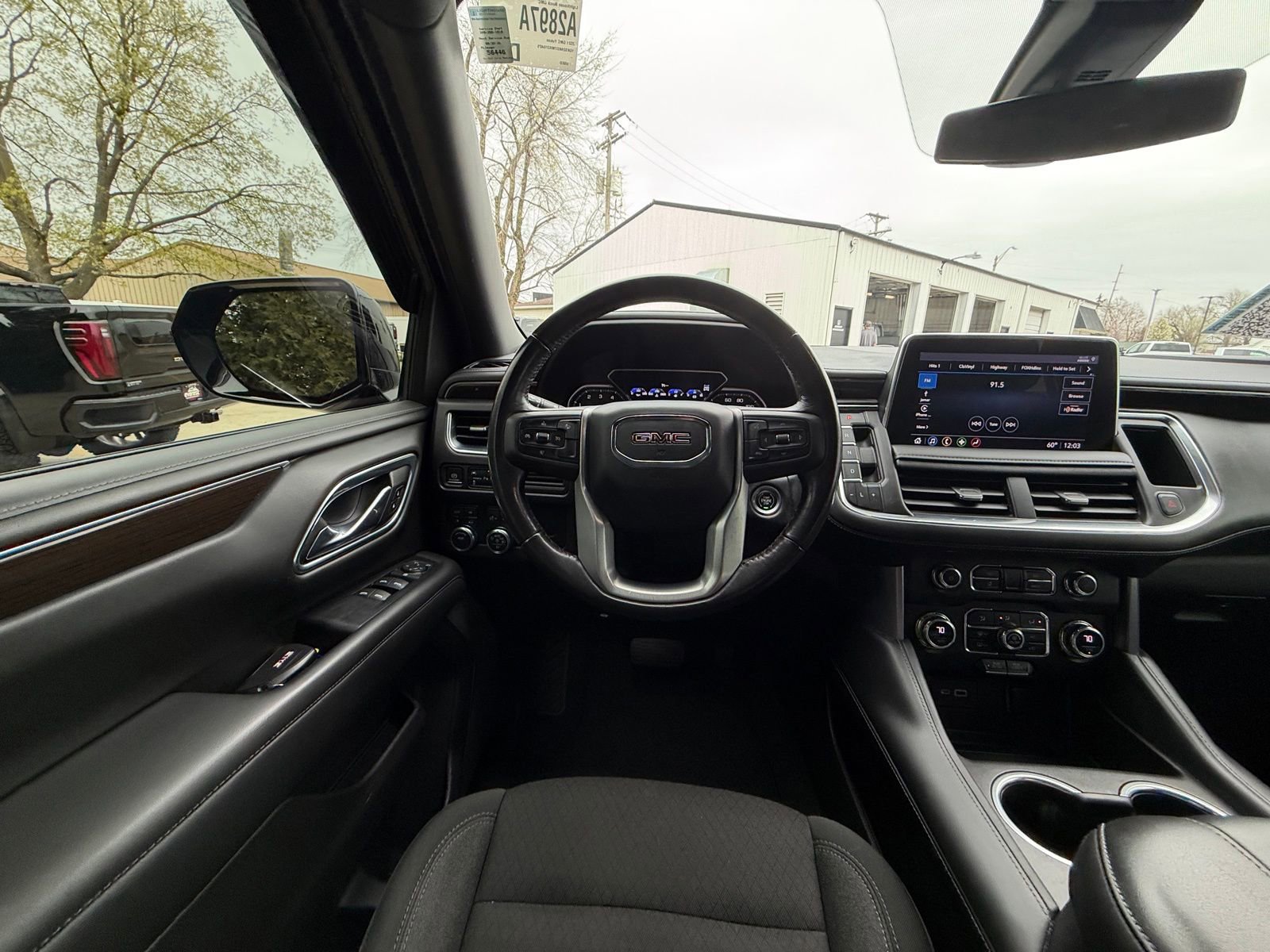 Used 2021 GMC Yukon SLE w/ Gmc Pro Safety Plus Package image 2