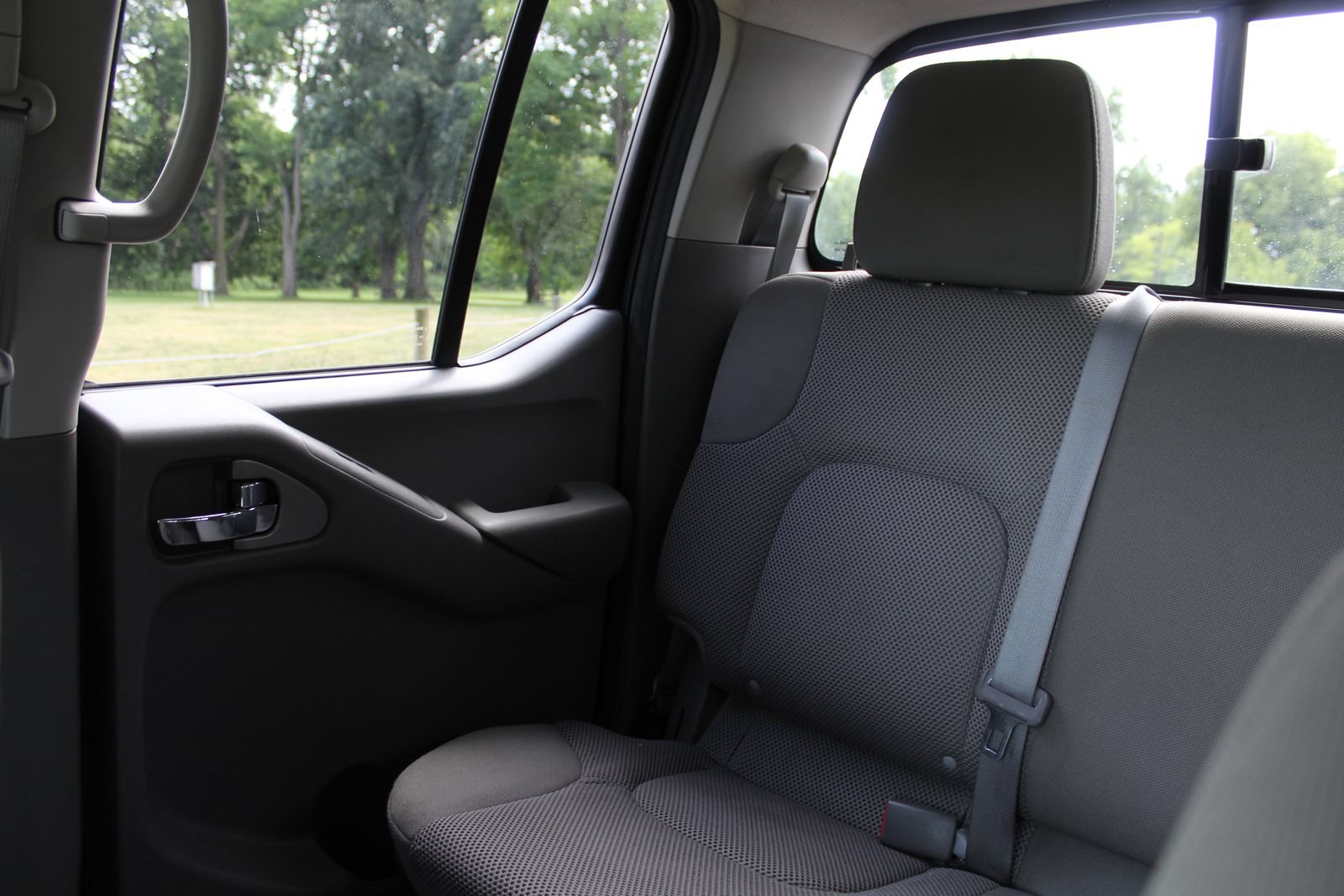 Used 2018 Nissan Frontier SV AWD/4WD image 12