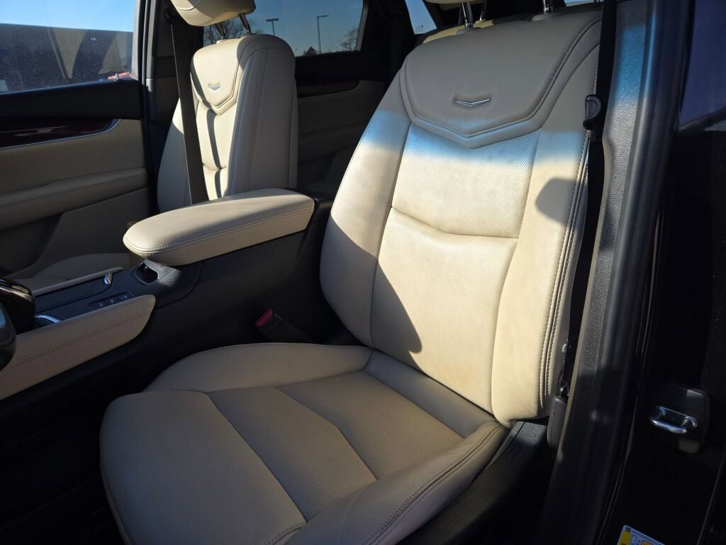 Used 2019 Cadillac XT5 Luxury image 26