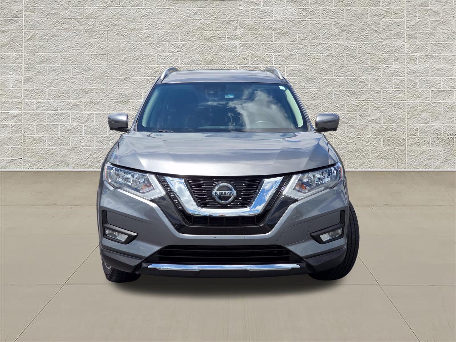 Used 2020 Nissan Rogue SV w/ Sun & Sound Touring Package AWD/4WD image 2