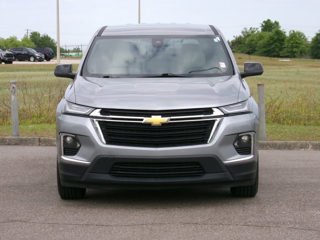Used 2023 Chevrolet Traverse LS image 11