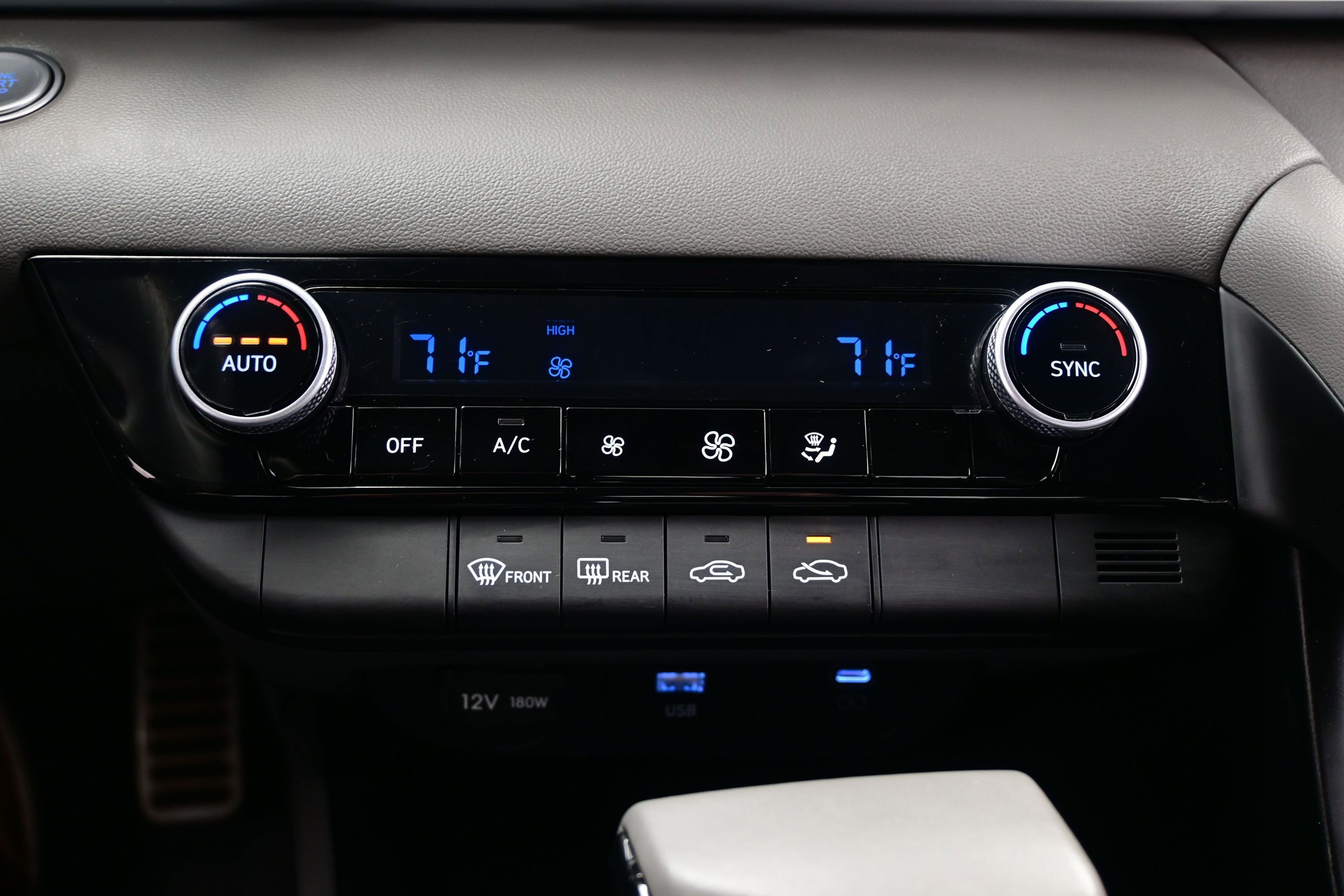 Certified 2025 Hyundai Elantra Sport FWD image 19