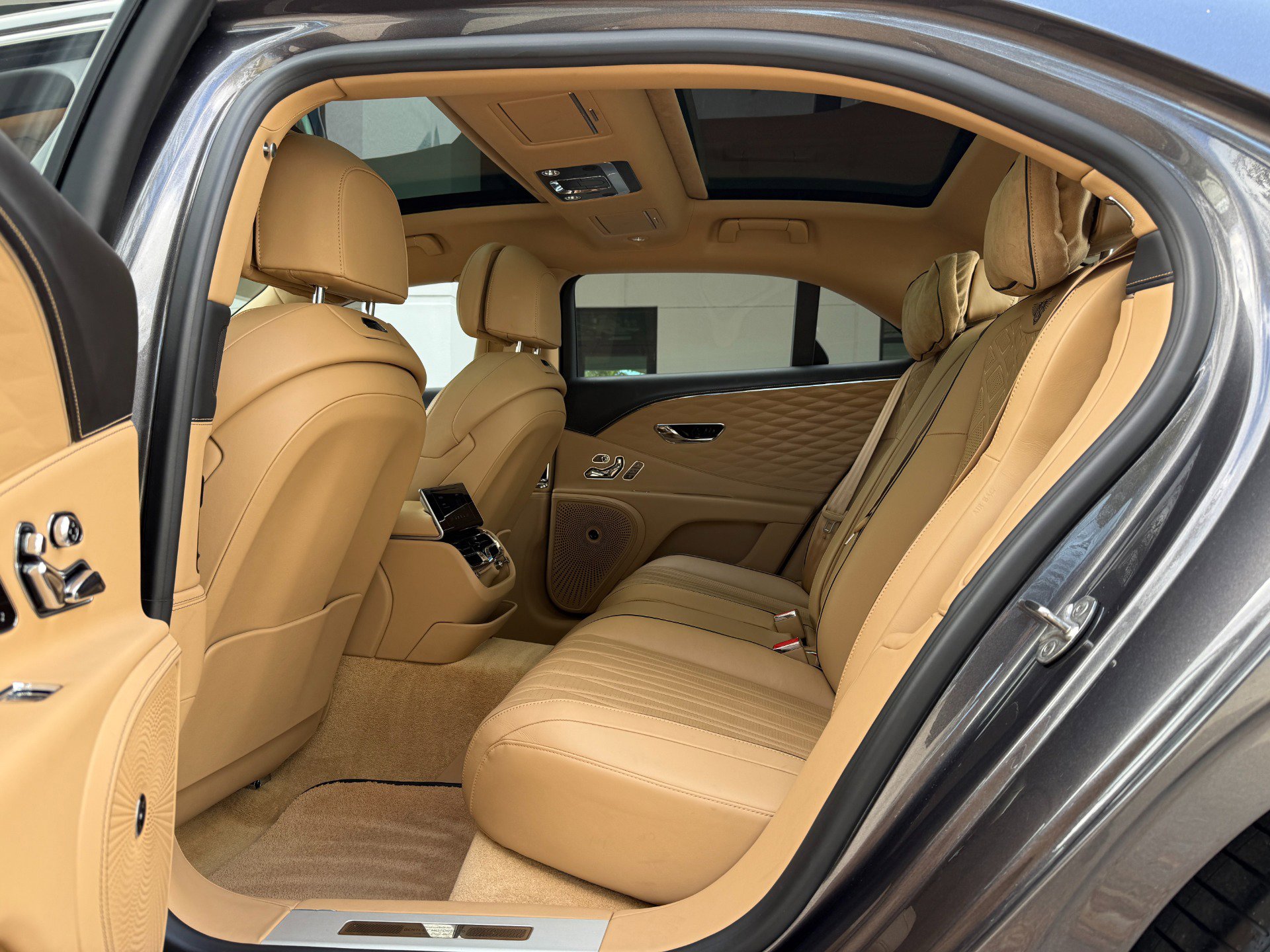 Used 2021 Bentley Flying Spur W12 AWD/4WD image 26