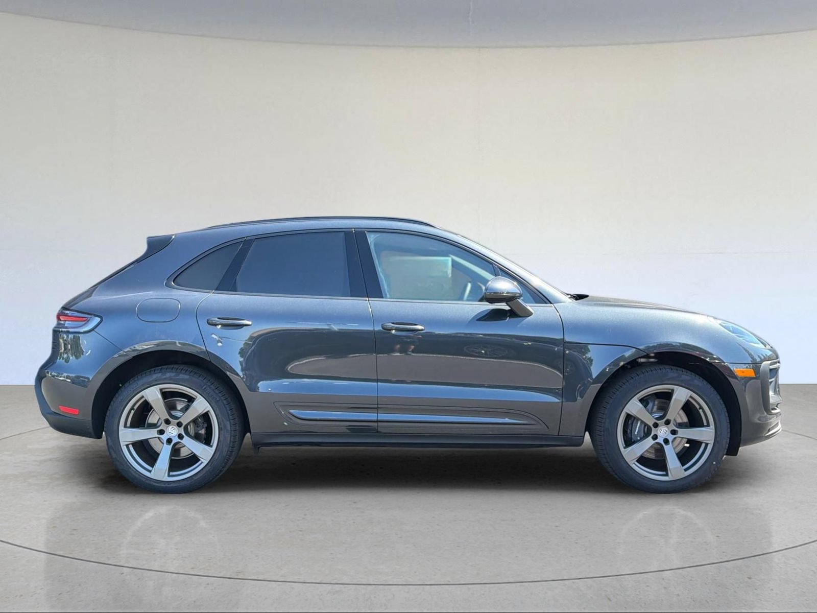 New 2026 Porsche Macan AWD/4WD image 9