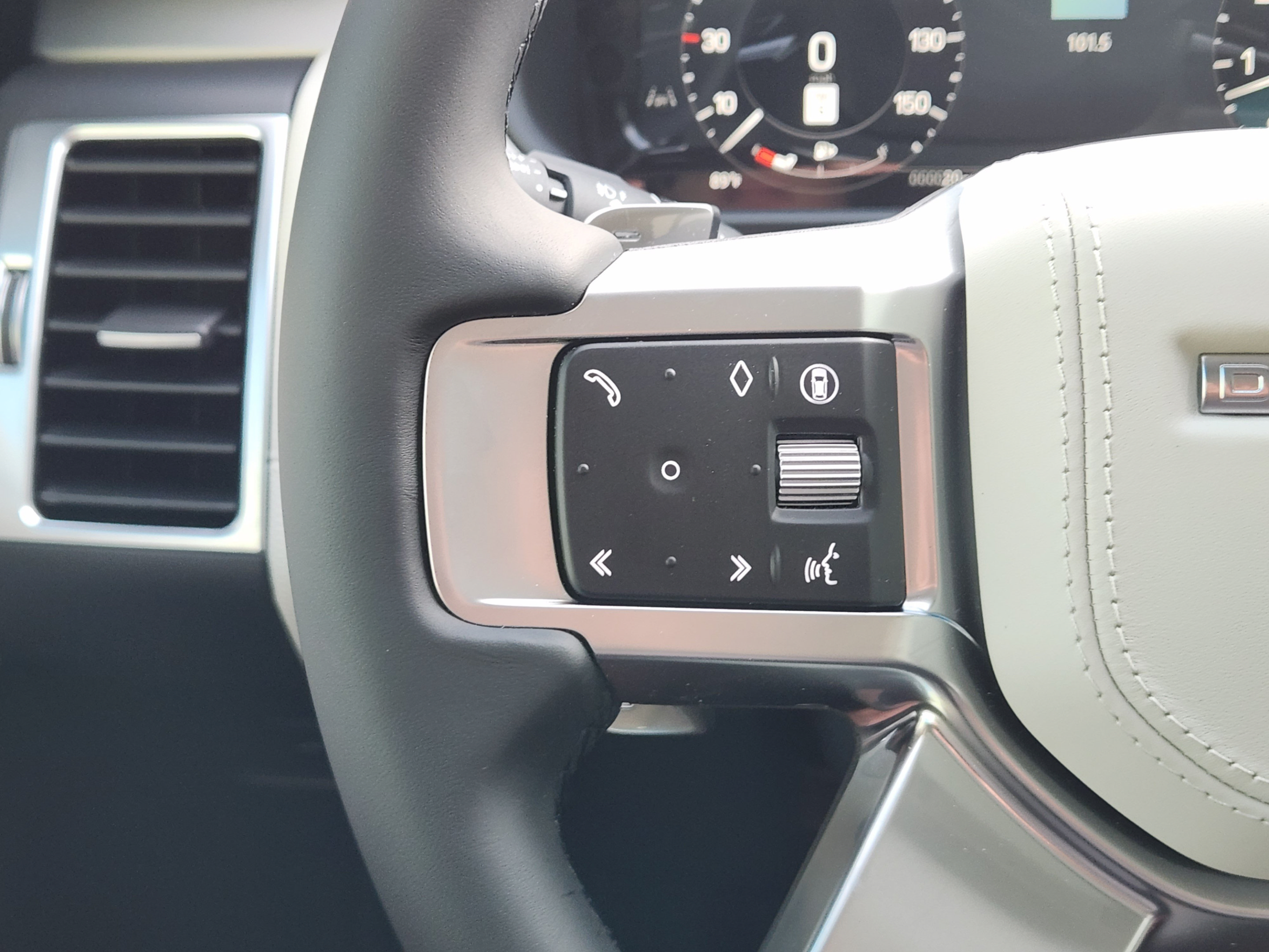 New 2026 Land Rover Discovery Limited Edition AWD/4WD image 24