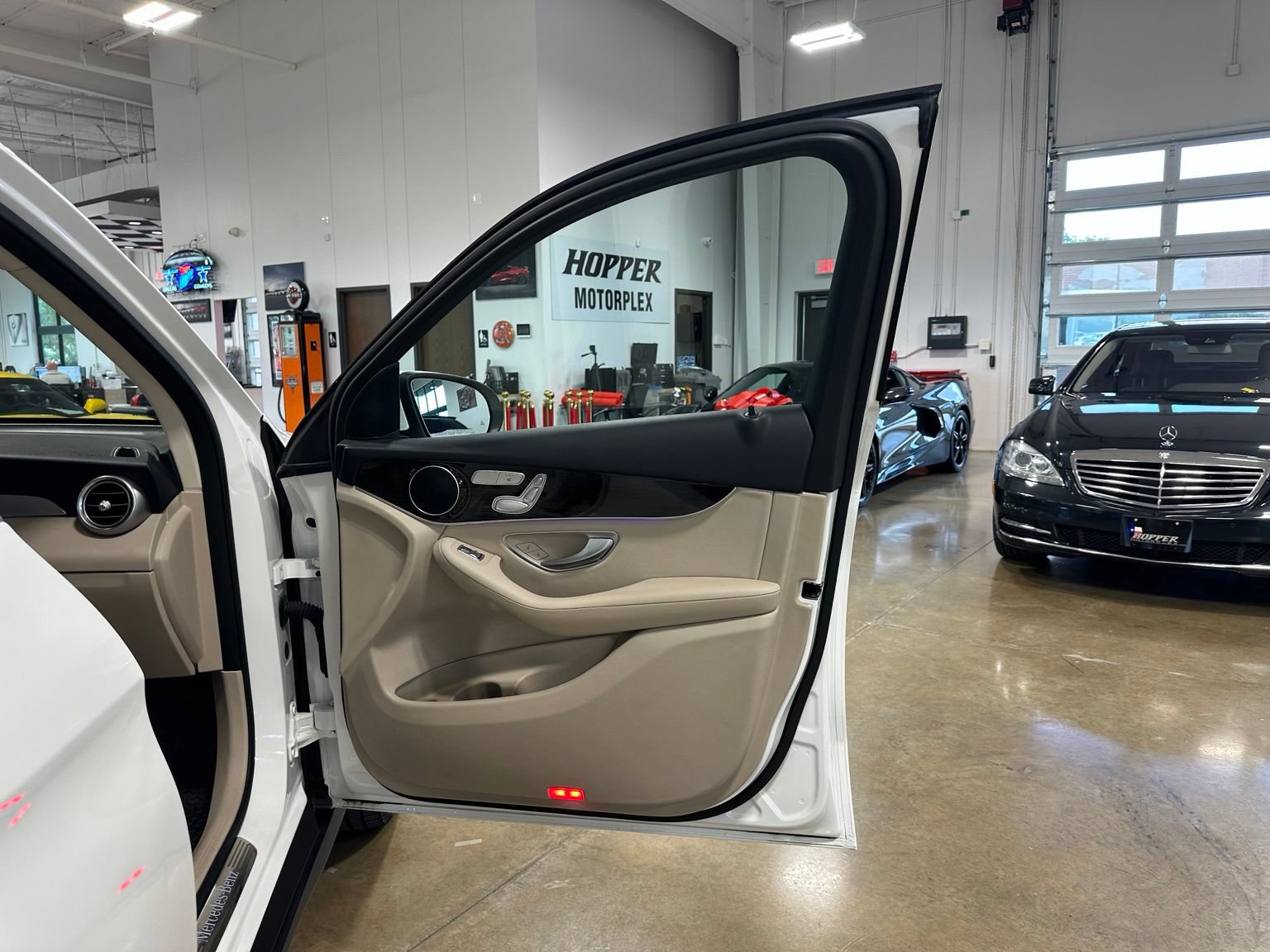 Used 2022 Mercedes-Benz GLC 300 image 35