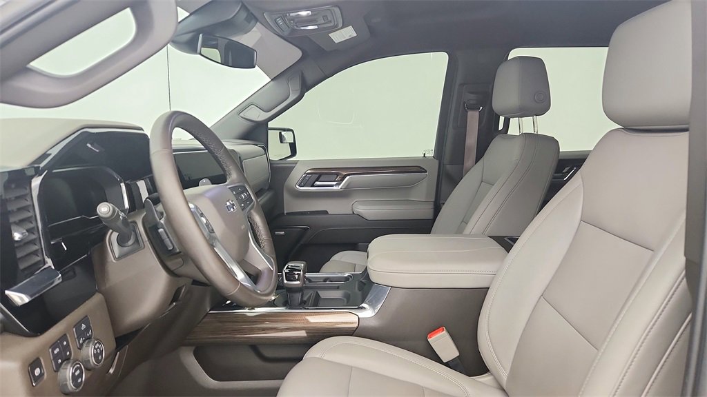 Certified 2024 Chevrolet Silverado 1500 LT Trail Boss w/ Convenience Package II image 15