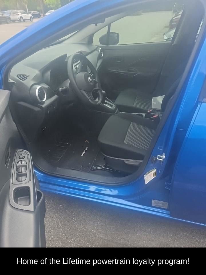 Used 2023 Nissan Versa S w/ Trunk Package FWD image 4
