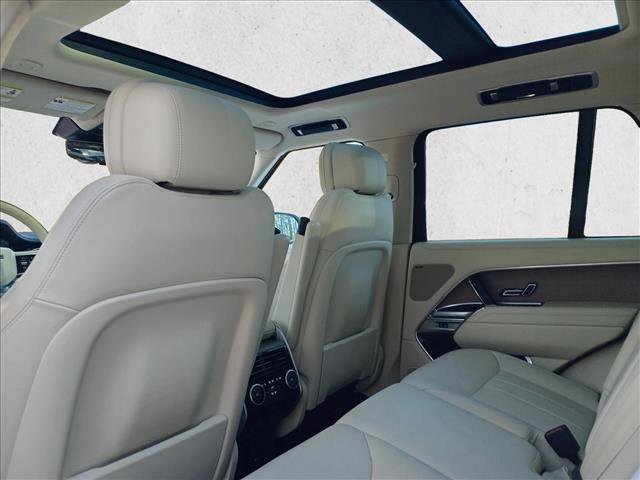 Certified 2023 Land Rover Range Rover SE image 11