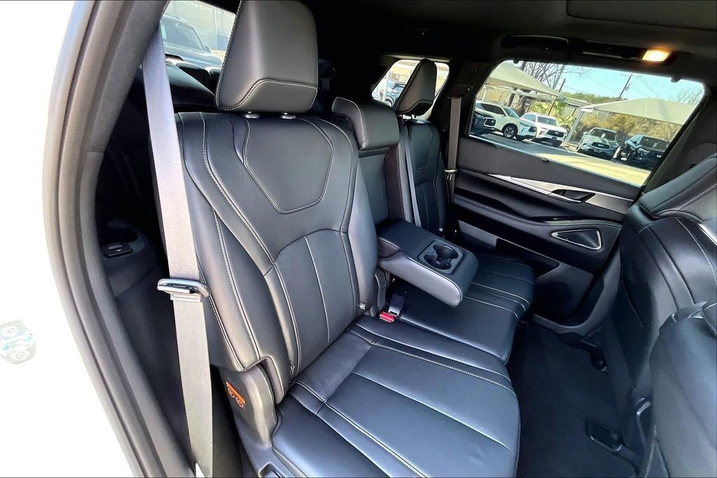 Certified 2025 INFINITI QX60 Luxe w/ Black Edition image 39