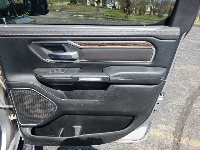 Used 2019 RAM 1500 Laramie image 17