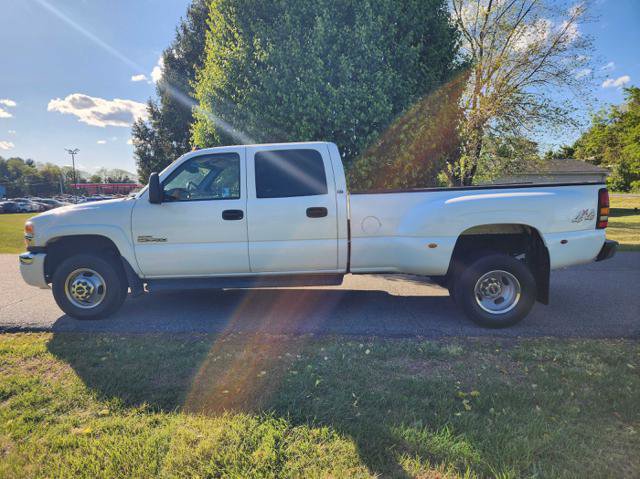 Used 2007 GMC Sierra 3500 SLT w/ Heavy-Duty Power Package AWD/4WD image 1