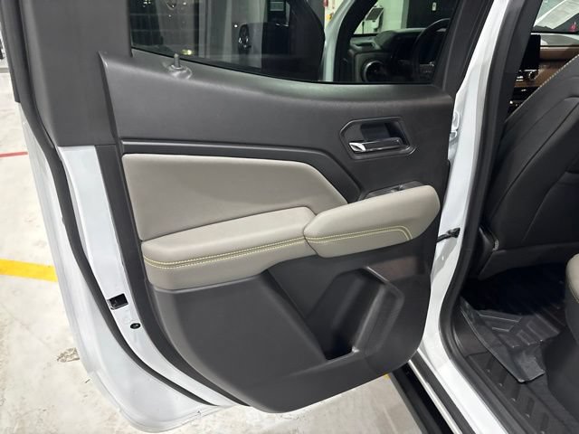 Used 2025 Chevrolet Colorado ZR2 w/ Technology Package AWD/4WD image 20