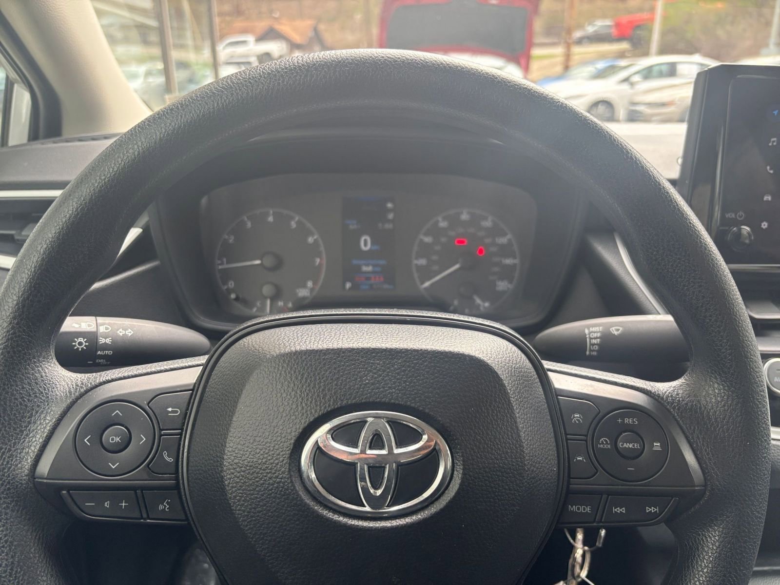 Used 2025 Toyota Corolla LE image 27