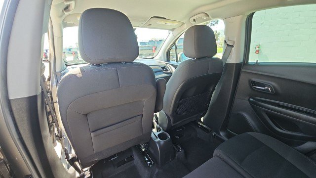 Used 2021 Chevrolet Trax LS AWD/4WD image 19