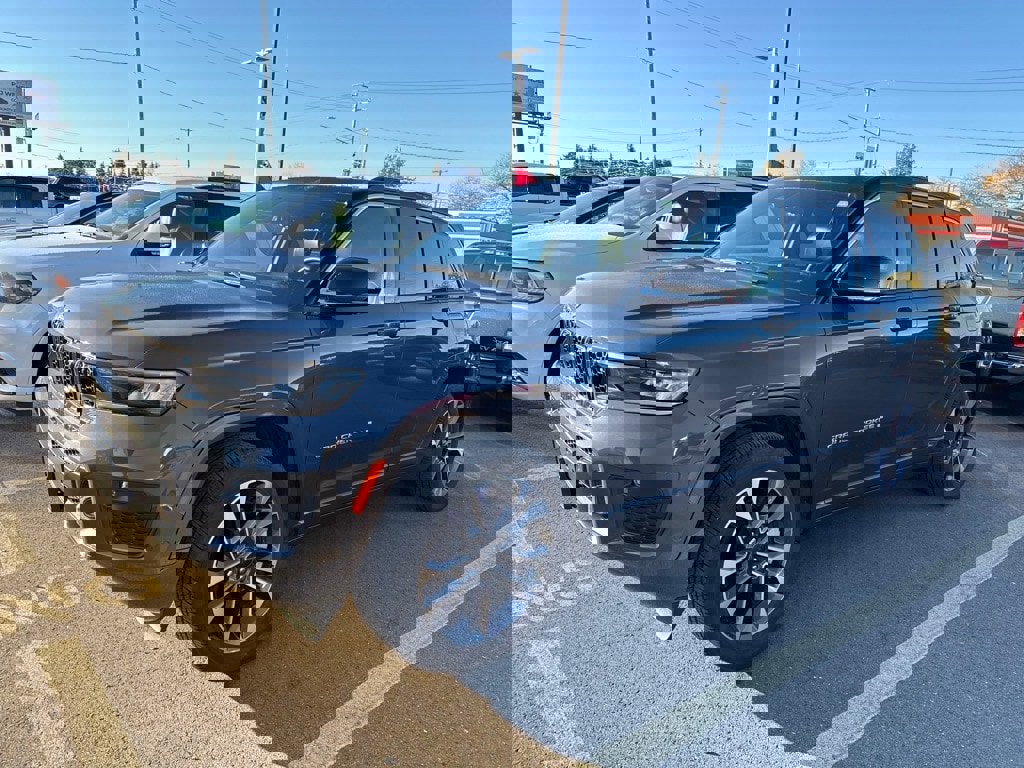 Used 2024 Jeep Grand Cherokee Overland w/ Advanced Protech Group III