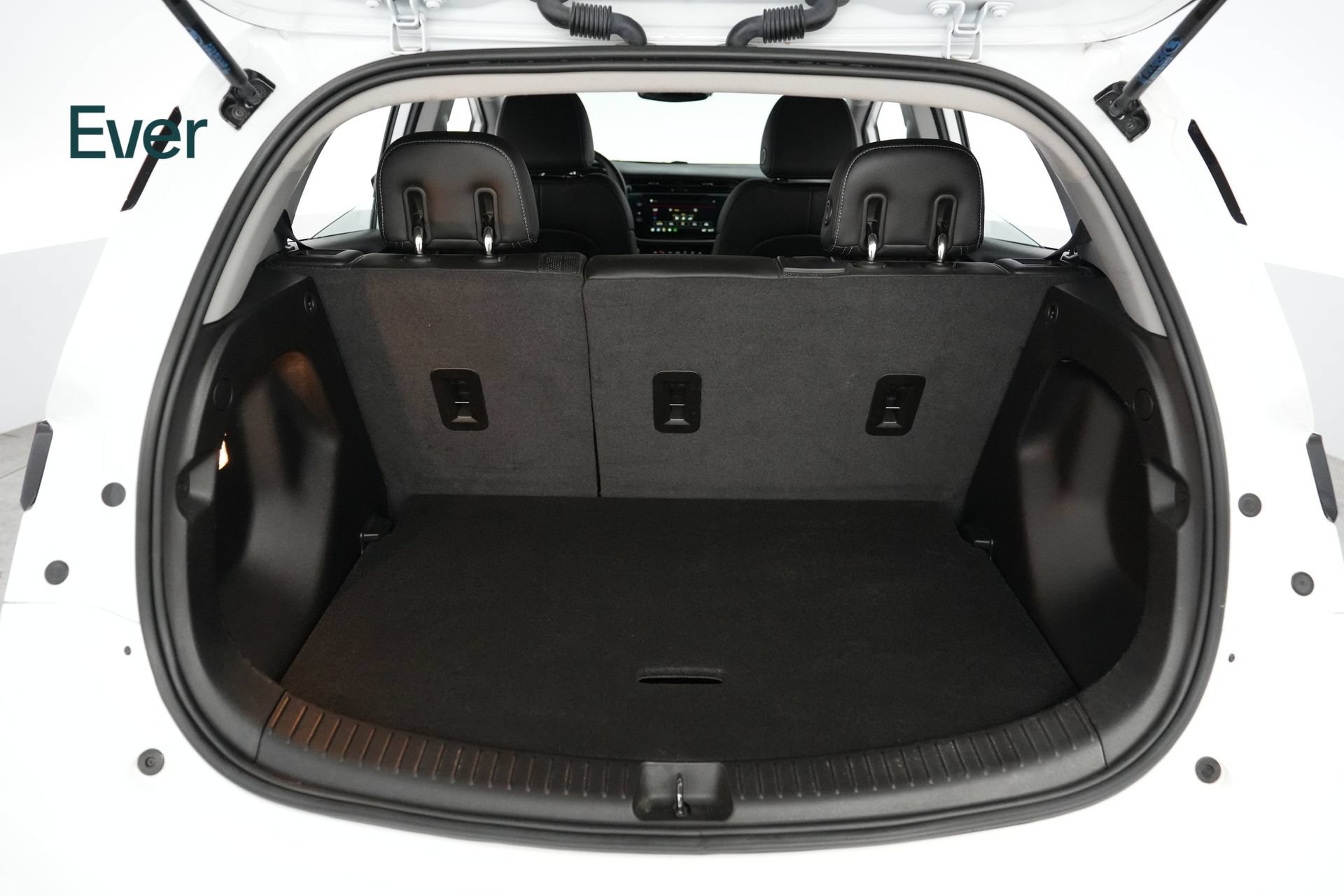 Used 2023 Chevrolet Bolt LT w/ Infotainment Package FWD image 8